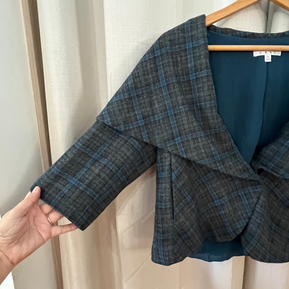 Cabi Court Plaid Blazer Women 10 Grey Blue Tartan 916 Shawl Collar Dark Academia - Picture 3 of 12
